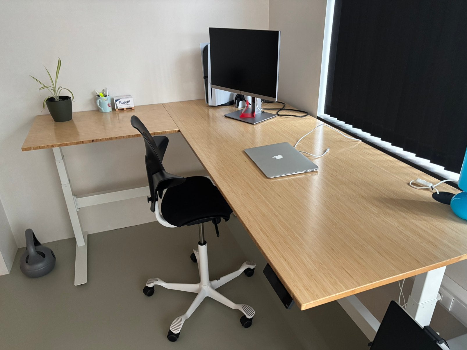 Als nieuw in hoogte verstelbaar bureau, Huis en Inrichting, Ophalen, In hoogte verstelbaar, Zo goed als nieuw