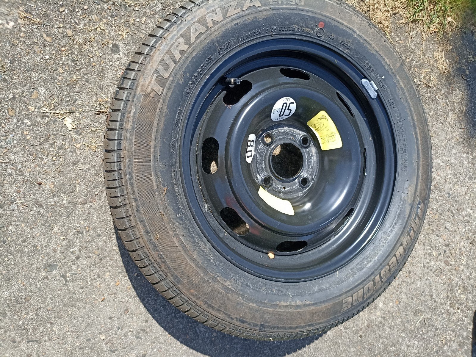 Spare car wheel 195/65R15, Enlèvement