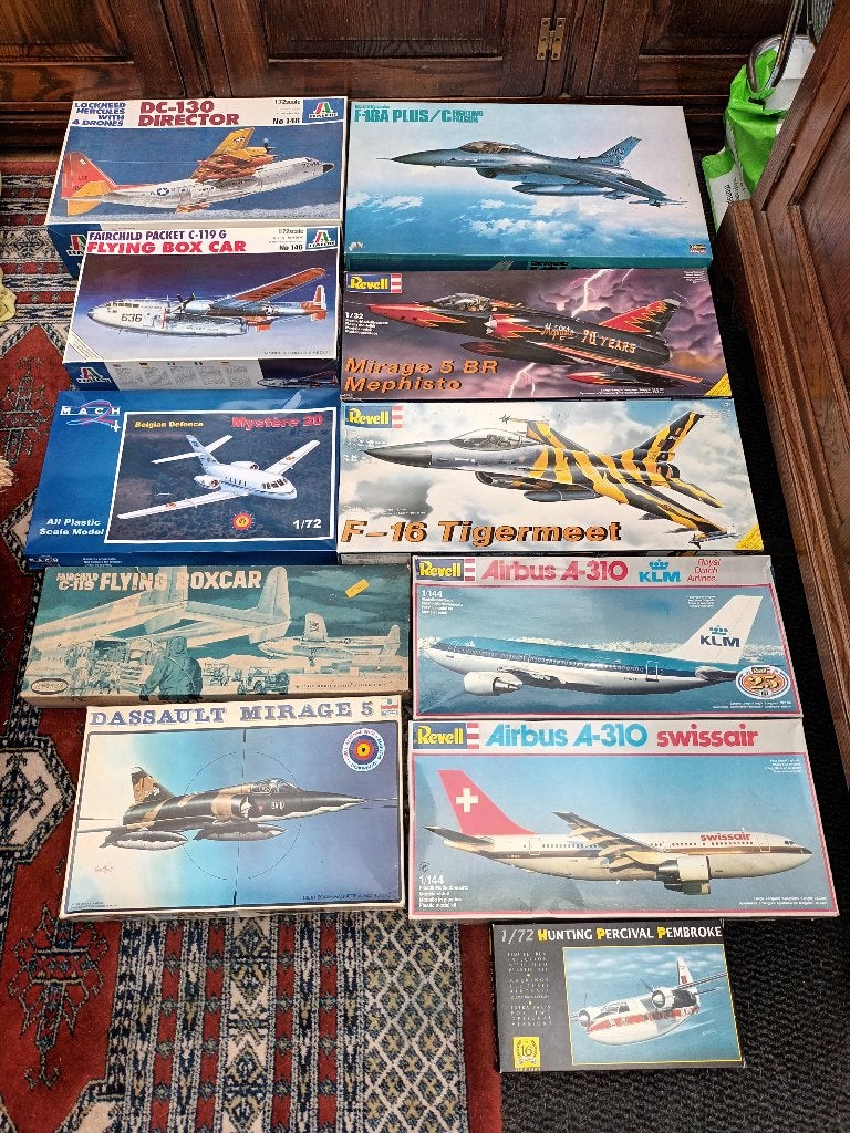luchtmacht 11 dozen modelbouw belgian air force BAF  FAE, Ophalen, Zo goed als nieuw, Schaalmodel