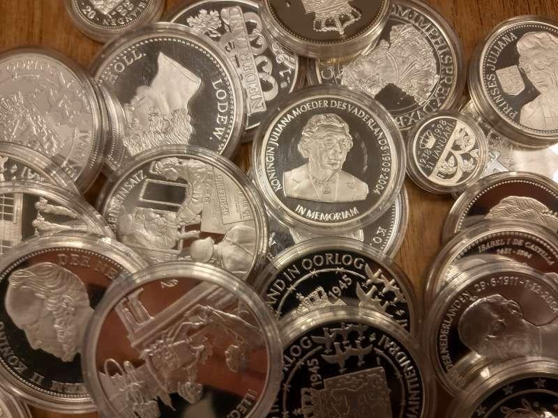1 kilo zilveren penningen, Ophalen of Verzenden, Zilver