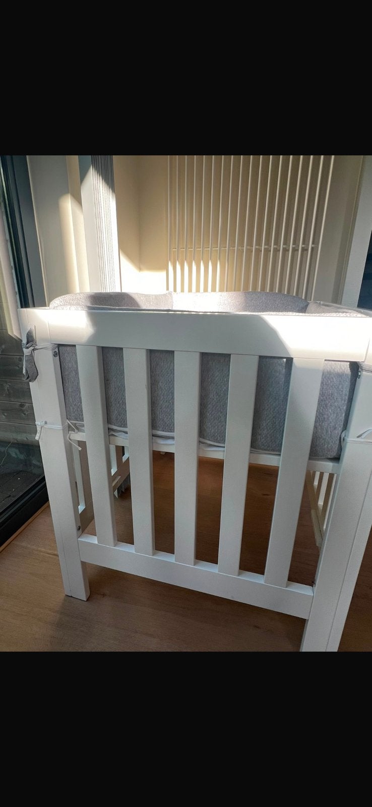 Bopita – Wit met grijze bekleding – Zeer nette staat, Kinderen en Baby's, Ophalen, Zo goed als nieuw, Rechthoekig