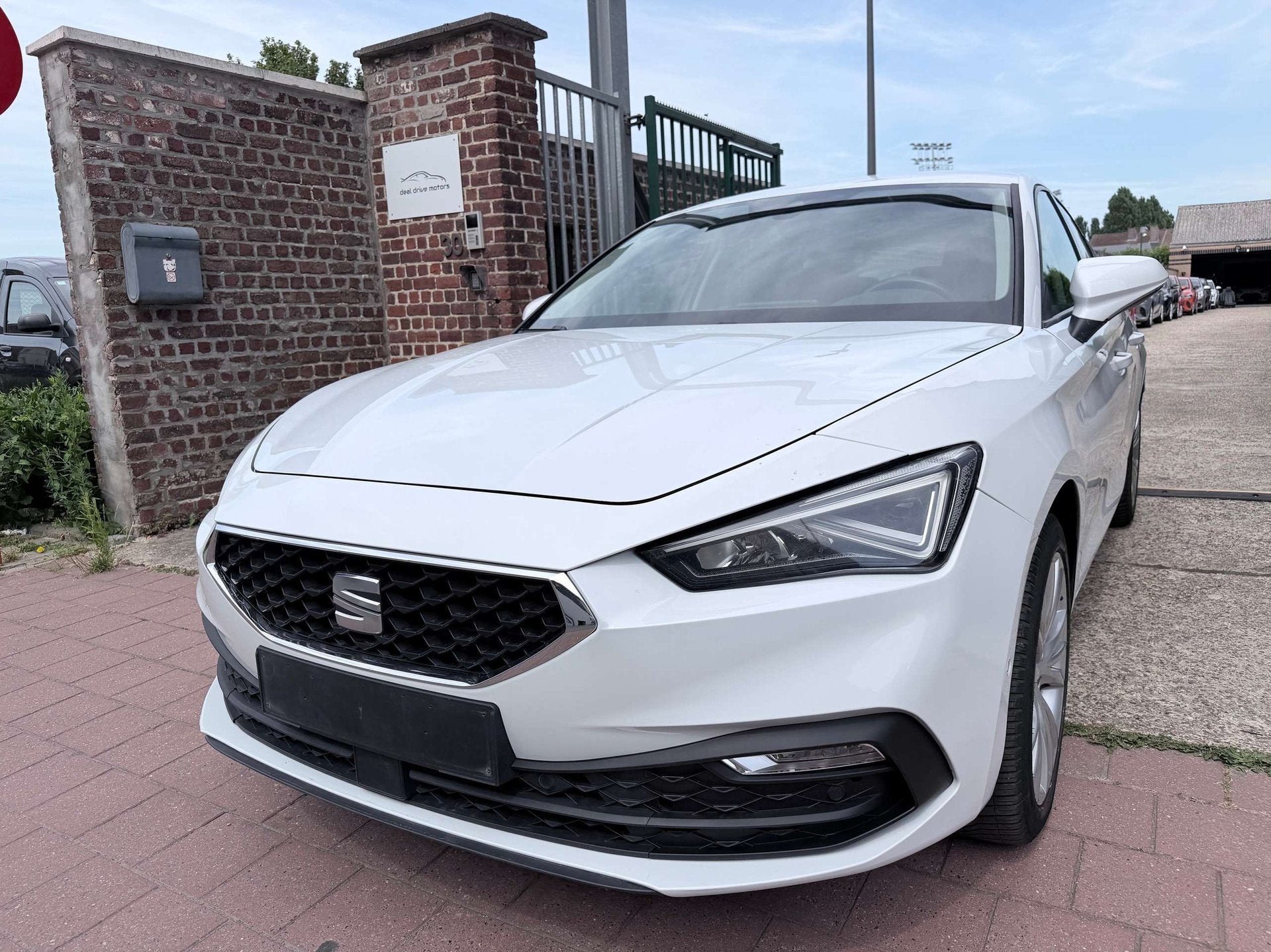 SEAT Leon 2.0 TDI AUTOMAAT | Apple CarPlay | Camera | Cruise, Autos, Achat, Entreprise, Entretenue par le concessionnaire, Noir