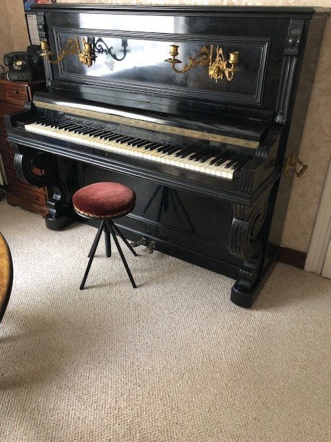 piano meer dan 100 jaar oud, Muziek en Instrumenten, Piano's, Ophalen, Gebruikt, Zwart, Piano