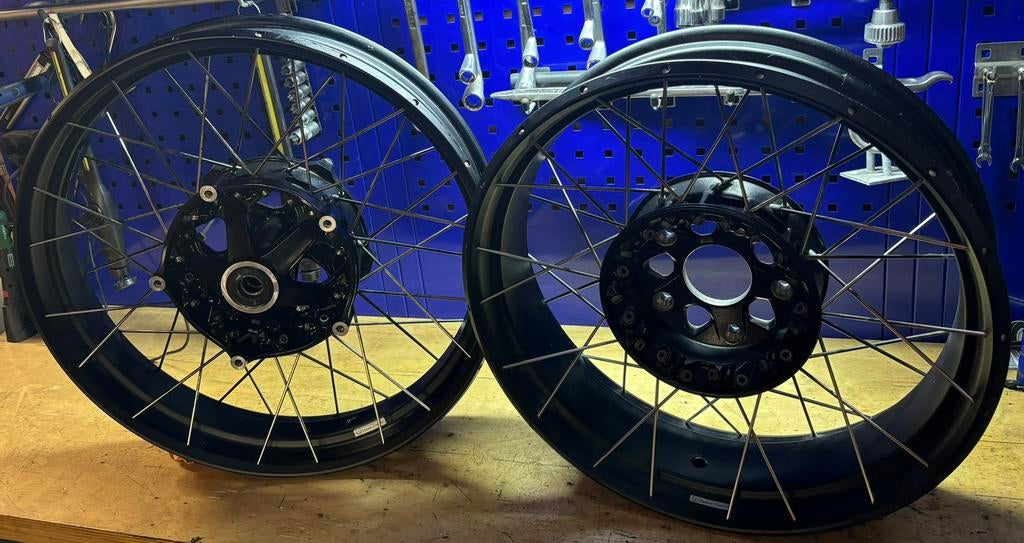 Jantes avant + arrière BMW GS, Motos, Pièces | BMW, Enlèvement