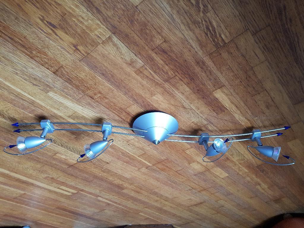 Rampe de 4 spots orientables de 12 volts, Enlèvement, Comme neuf, Métal ou Aluminium, LED