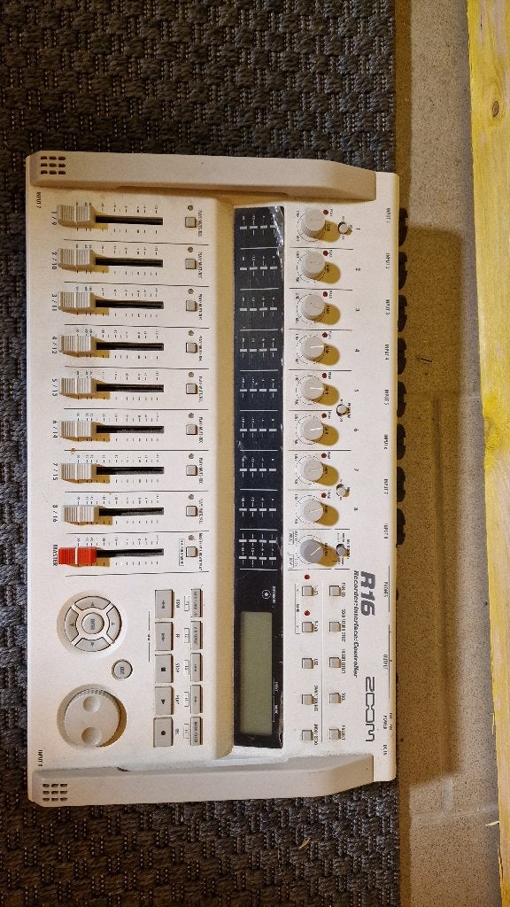 Zoom R16 — multitrackrecorder/audio-interface — 190€, Muziek en Instrumenten, Mengpanelen, Ophalen, Gebruikt, 10 tot 20 kanalen