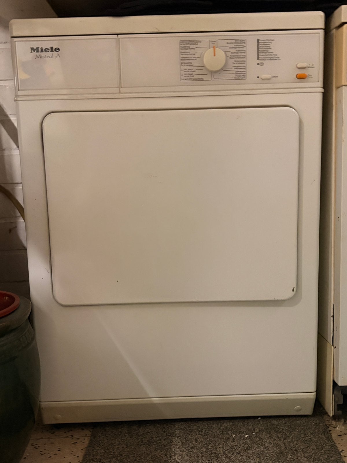 Droogkast miele, Elektronische apparatuur, 4 tot 6 kg, Ophalen of Verzenden, Gebruikt, Luchtafvoer