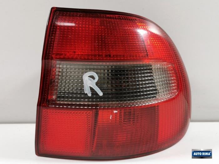 Achterlicht rechts van een Volvo V40, Auto-onderdelen, Gebruikt, -, -, Ophalen of Verzenden
