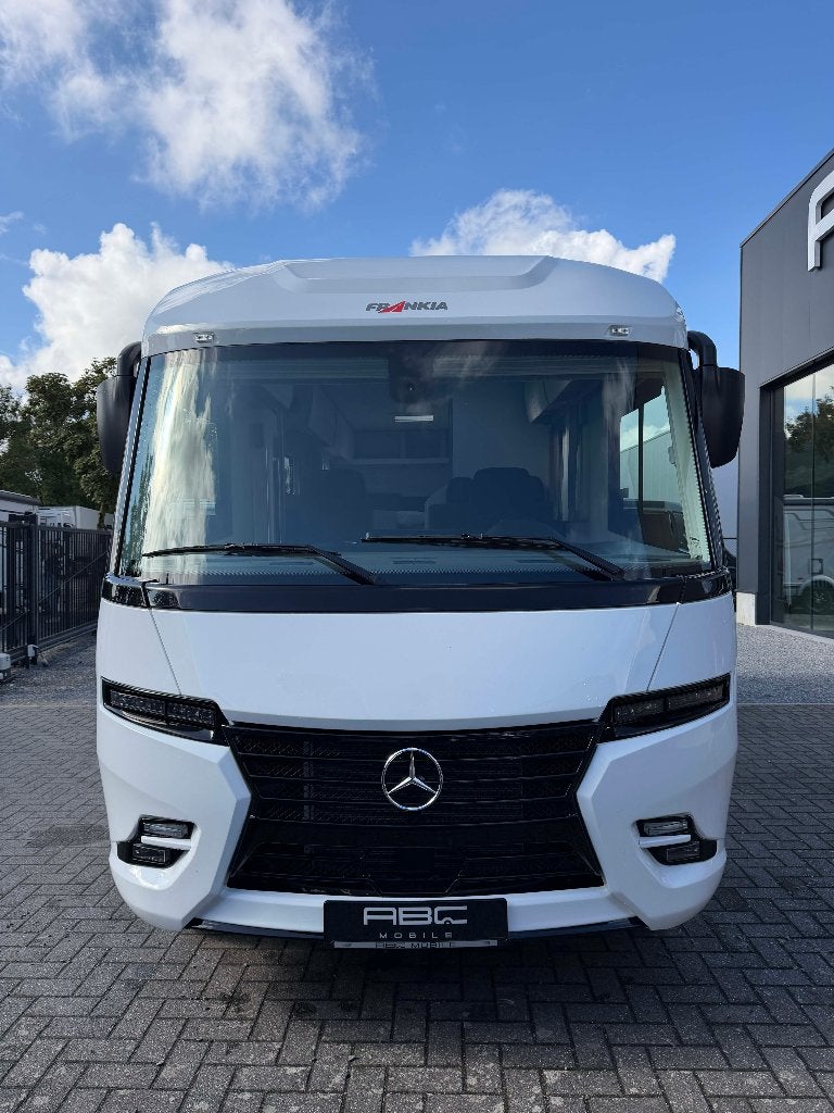 Frankia M-Line NEO - Mercedes 170PK - Fabrieksgarantie, Standaard zit, Ringverwarming, Koelkast, Tot en met 2