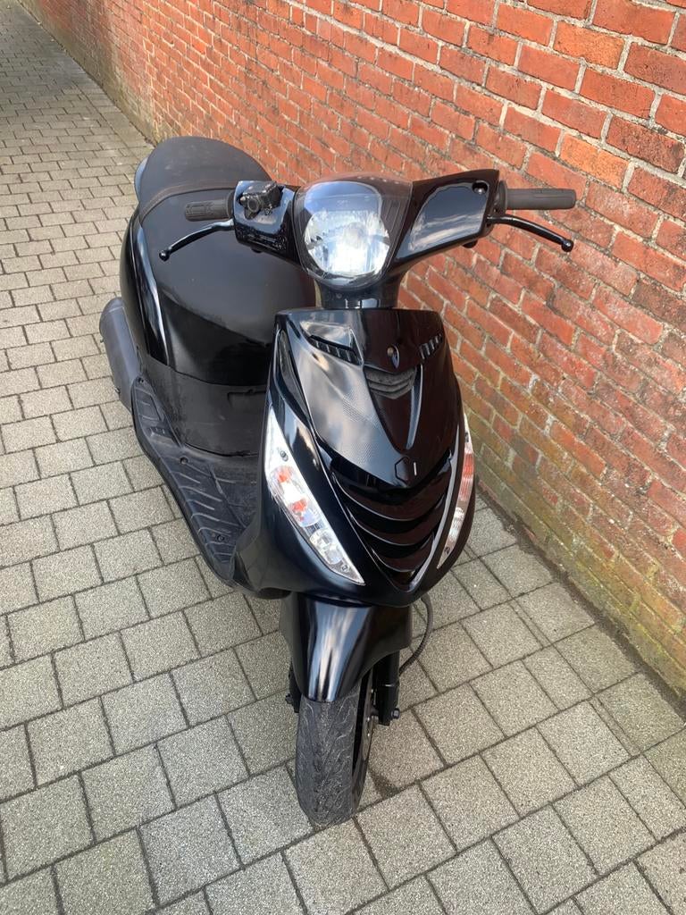 Zip 125cc, Fietsen en Brommers, Scooters | Piaggio, Ophalen of Verzenden, Zo goed als nieuw, Zip