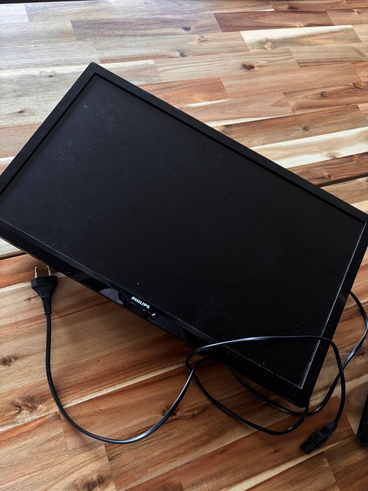Muur televisie 55cm phillips + afstandbediening, Ophalen, Zo goed als nieuw
