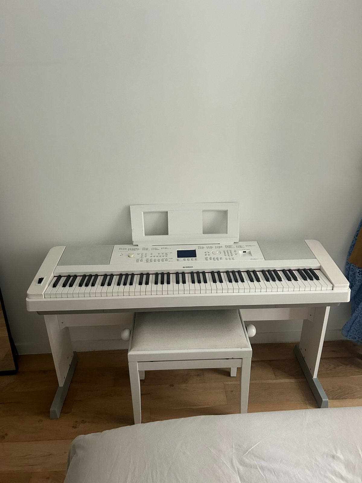 Piano numérique Yamaha DGX-660 (blanc) — Ensemble complet, Enlèvement, Utilisé, Blanc, Piano