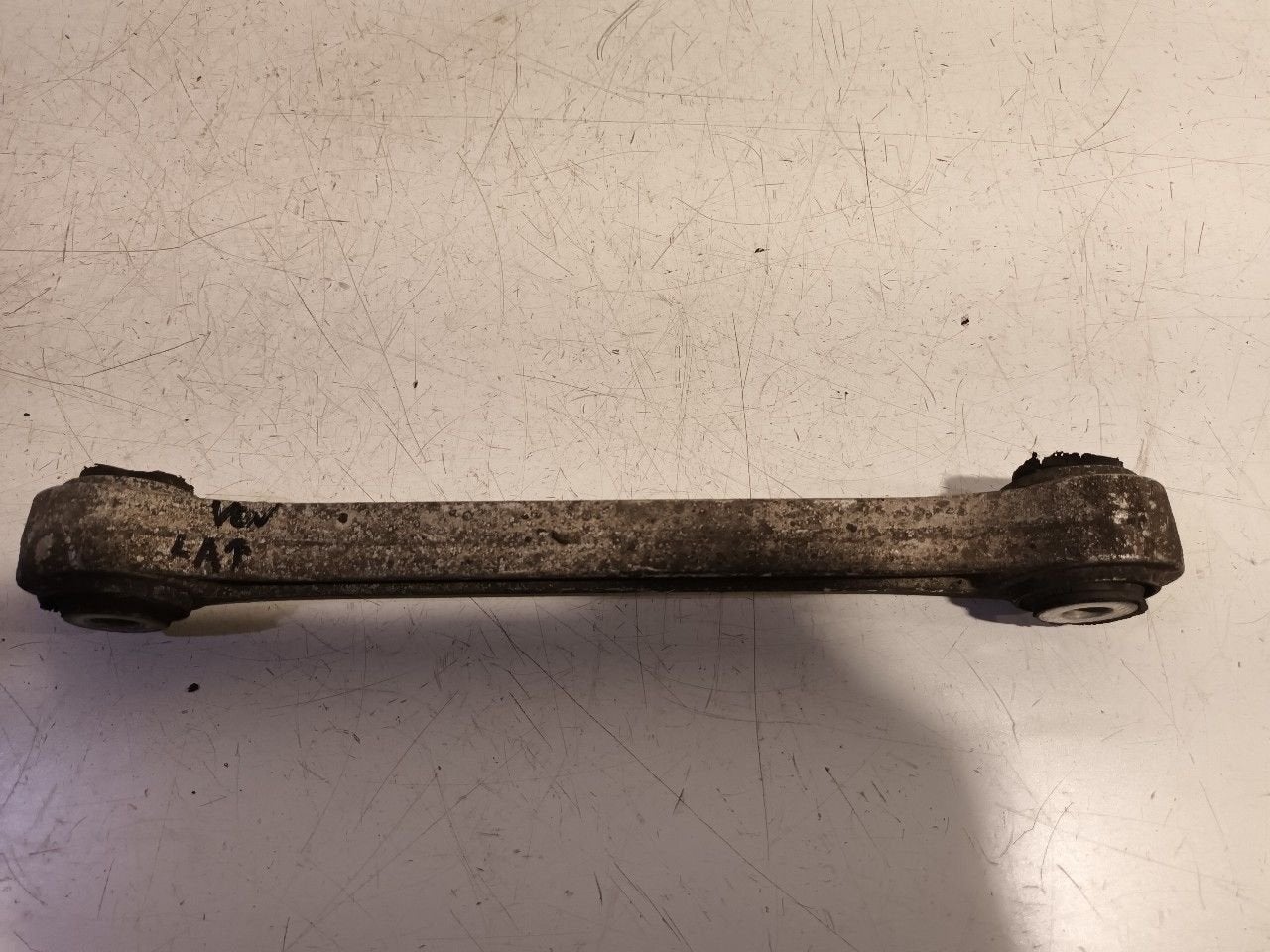 Draagarm links achter boven Porsche 911, Auto-onderdelen, Onderdelen@venauto.nl, Van der Ven Autorecycling B.V., Gebruikt, Ettenseweg 76, 4706 PB Roosendaal, The Netherlands