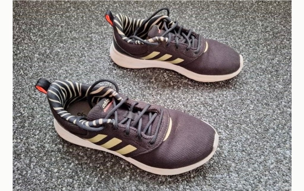 Sportschoenen Adidas, Sport en Fitness, Loopsport en Atletiek, Ophalen, Zo goed als nieuw, Adidas