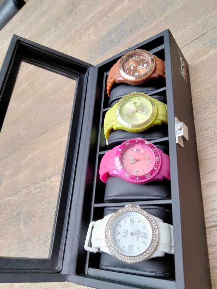 ice watch 4 stuks, Handtassen en Accessoires, Horloges | Dames, Kunststof, Gebruikt, Polshorloge, Swatch