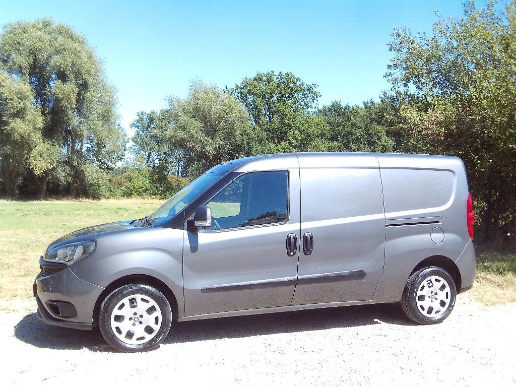 Fiat Doblo Cargo 25000KM ! 120PK Camera Benzine/Cng NW st 21, Auto's, Voorwielaandrijving, Dealer onderhouden, Stof, 4 cilinders