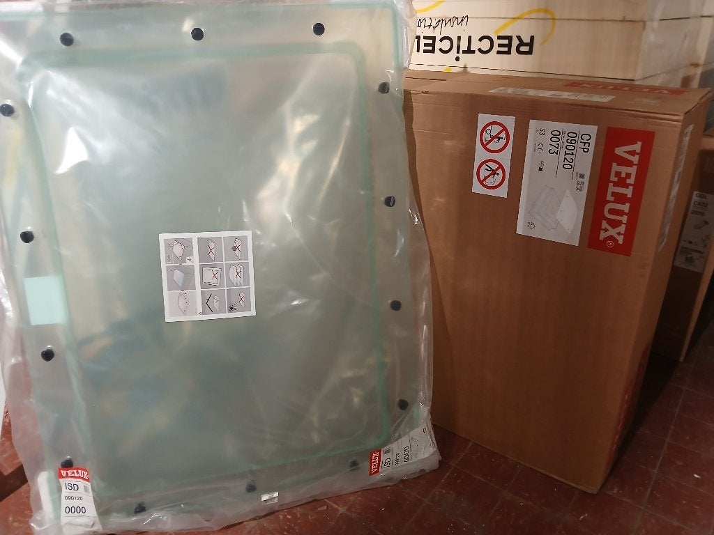 Velux plat dak venster, Doe-het-zelf en Bouw, Ophalen, Kunststof, Overige kleuren, Overige typen