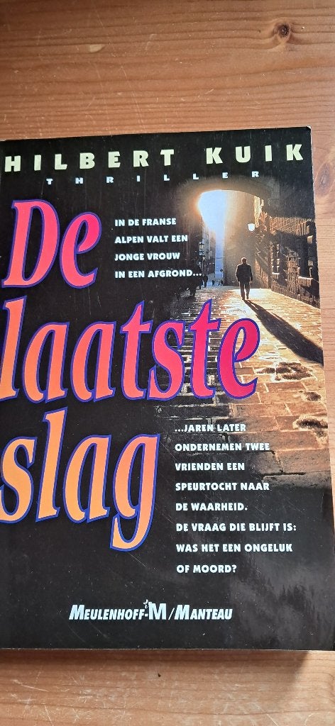 Boek thriller ´ De laatste slag ´, Ophalen, Hilbert Kuik, Zo goed als nieuw, Nederland