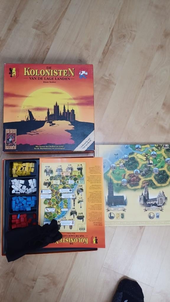 bordspel de Kolonisten Catan Lage Landen van 999 games, Hobby en Vrije tijd, Gezelschapsspellen | Bordspellen, Nieuw, Een of twee spelers