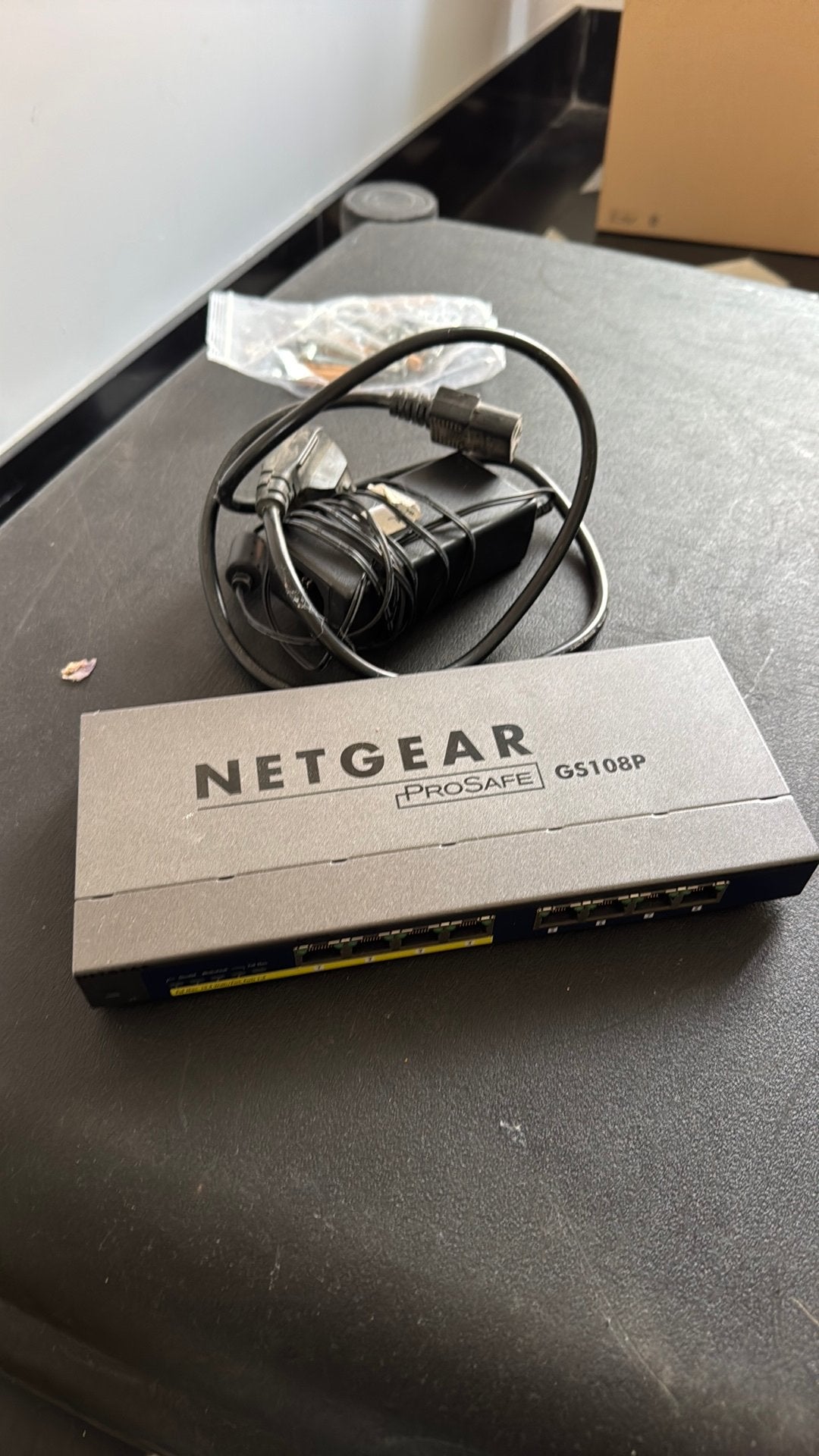 Netgear Prosafe GS108P, Computers en Software, Ophalen of Verzenden, Zo goed als nieuw