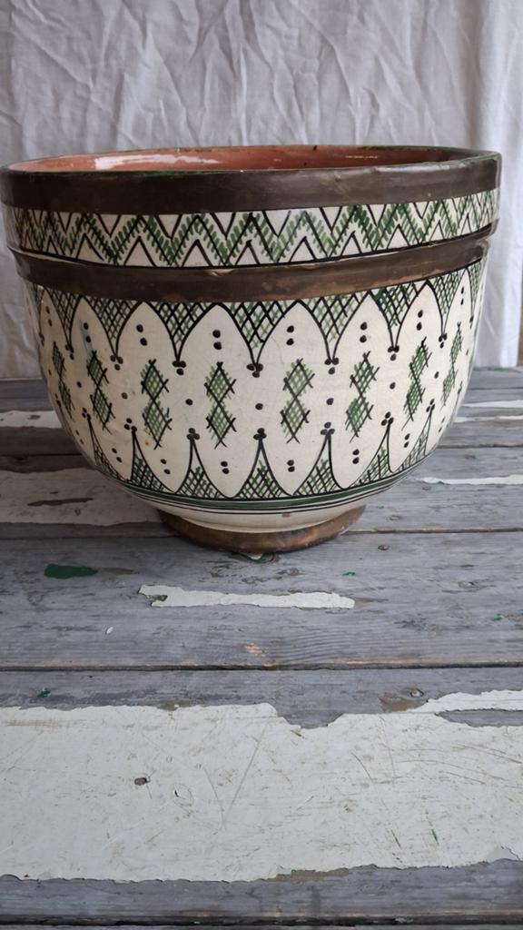 Rare pot de fleurs ancien décoré d'anneaux en laiton., Enlèvement