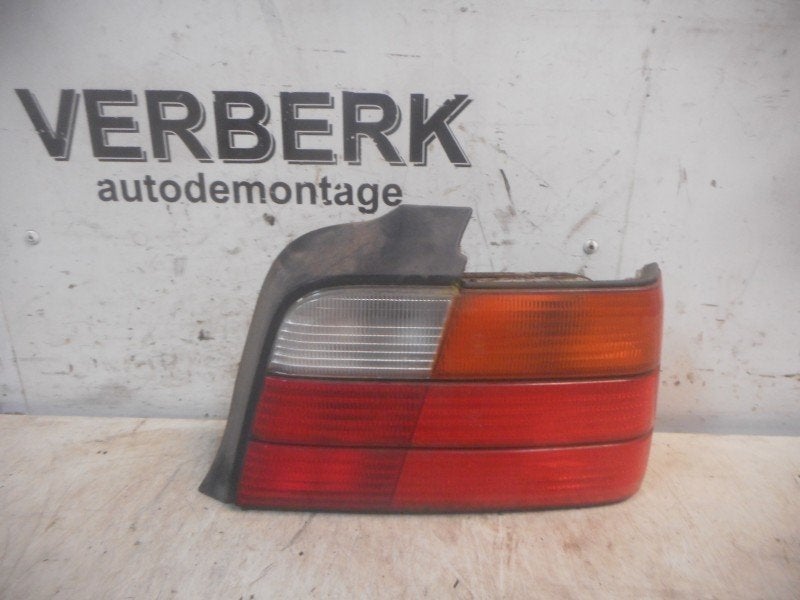 FEU ARRIÈRE DROIT BMW 3 serie (E36 / 4) (1387070), Utilisé, BMW, Petuelring 130
80809  München, DE, Bayerische Motoren Werke AG