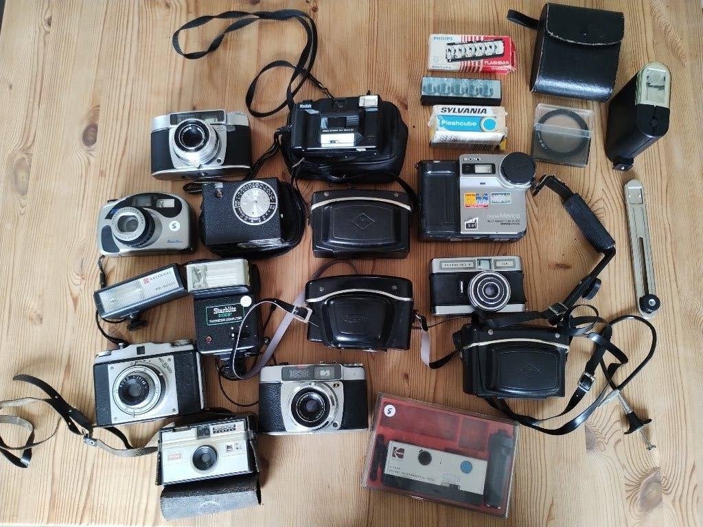 Lot vintage – analoge fotocamera’s (o.a. Agfa & Kodak), Audio, Tv en Foto, Ophalen of Verzenden, Gebruikt, Compact, Overige Merken