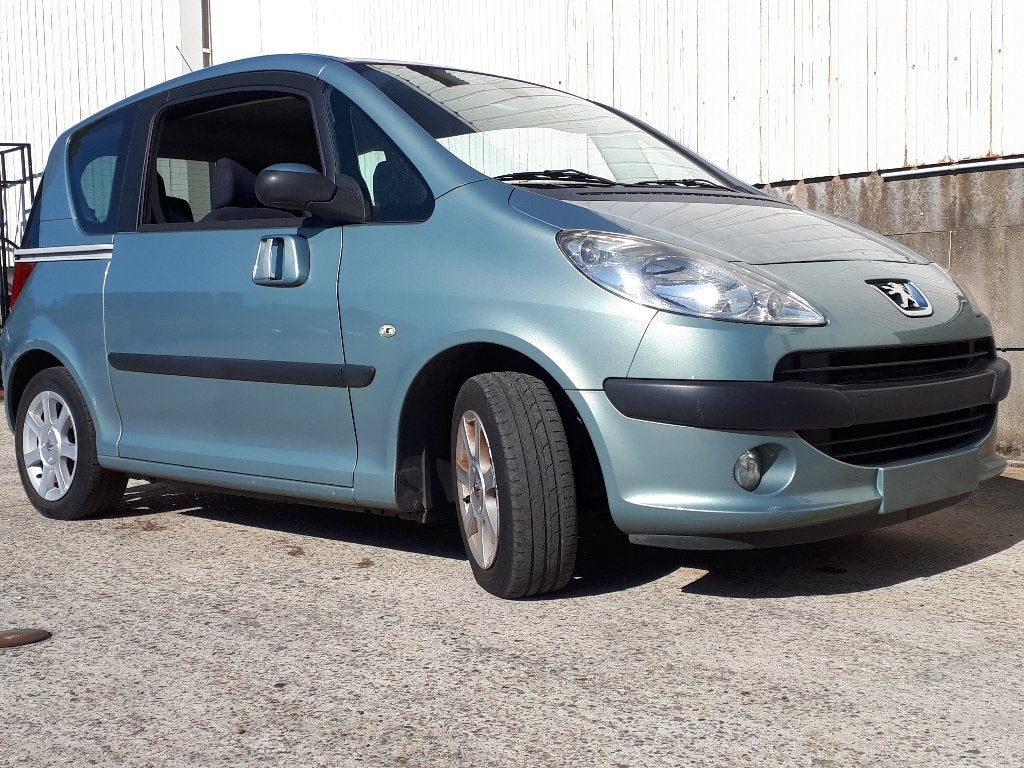 Peugeot 1007 1.4 benzine Bj 2005 136000km Airco, Auto's, Overige kleuren, Bedrijf, Grijs, Euro 4