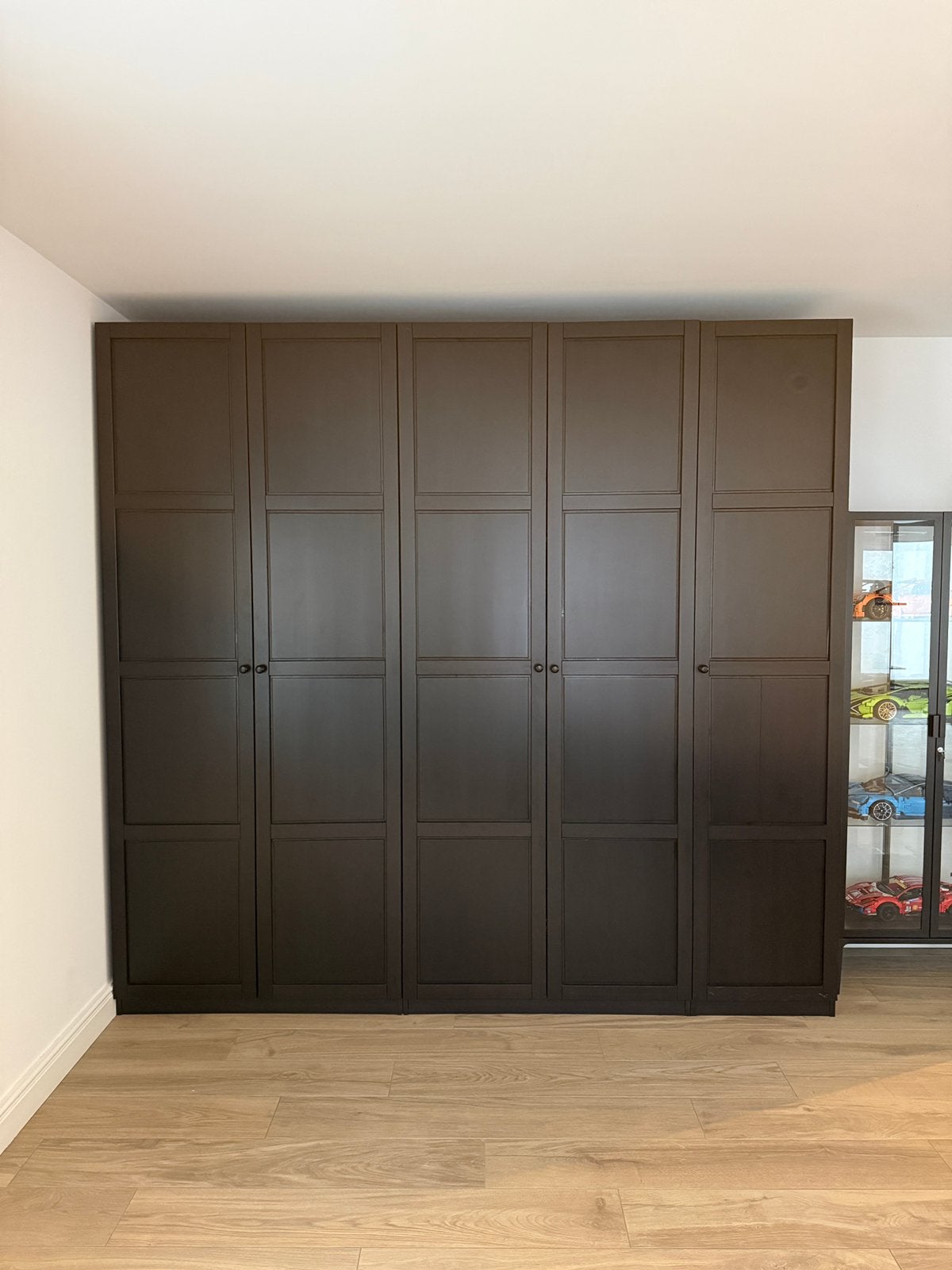 Armoire noire IKEA 3 pièces - 5 portes, 250 à 300 cm, Avec tablette(s), Enlèvement, Utilisé