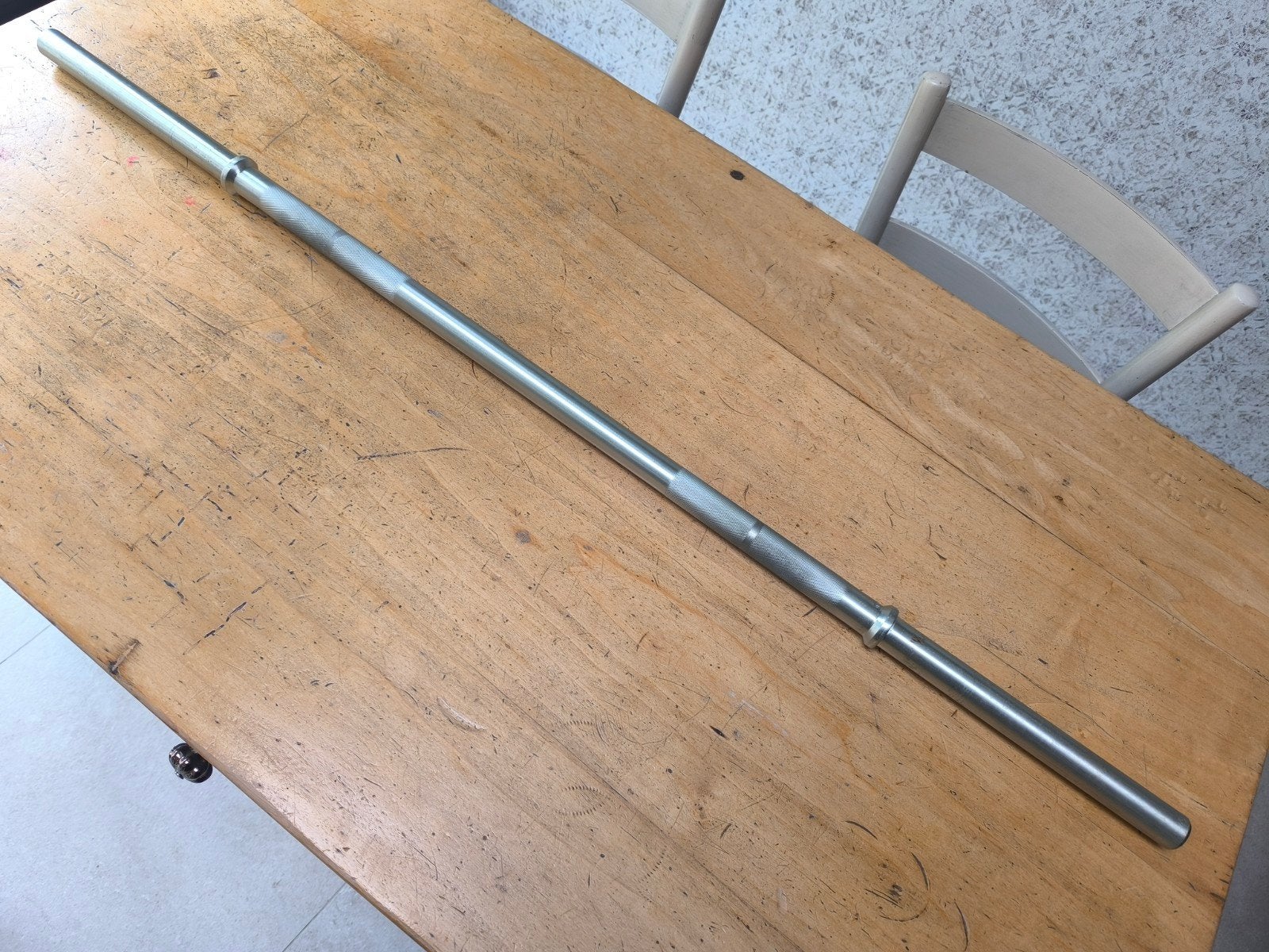 1 x barre d'haltère longue (120cm) 2,8cm., Enlèvement, Utilisé, Bras, Barre d'haltères