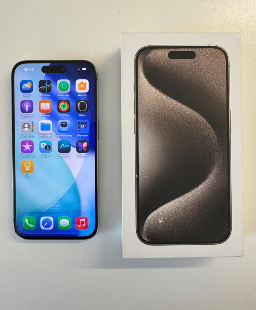 iPhone 15 Pro 128 Go en titane naturel, Télécoms, Téléphonie mobile | Apple iPhone, 128 GB, Enlèvement ou Envoi, Utilisé, Sans abonnement