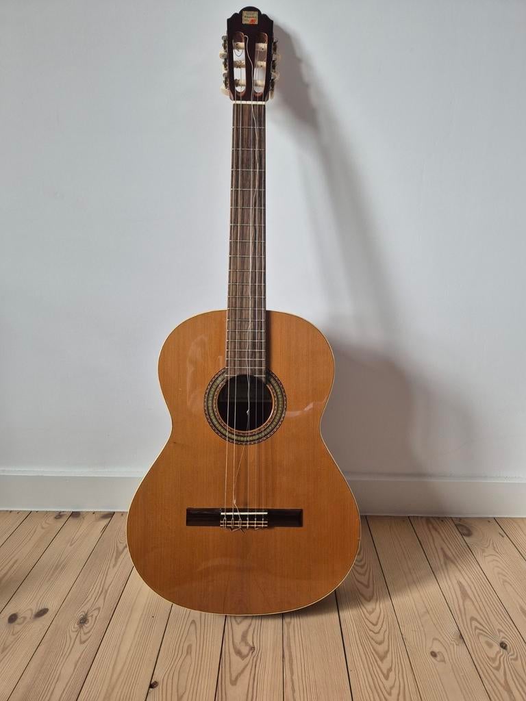 Klassieke gitaar alhambra, Muziek en Instrumenten, Ophalen, Zo goed als nieuw, Klassieke of Spaanse gitaar