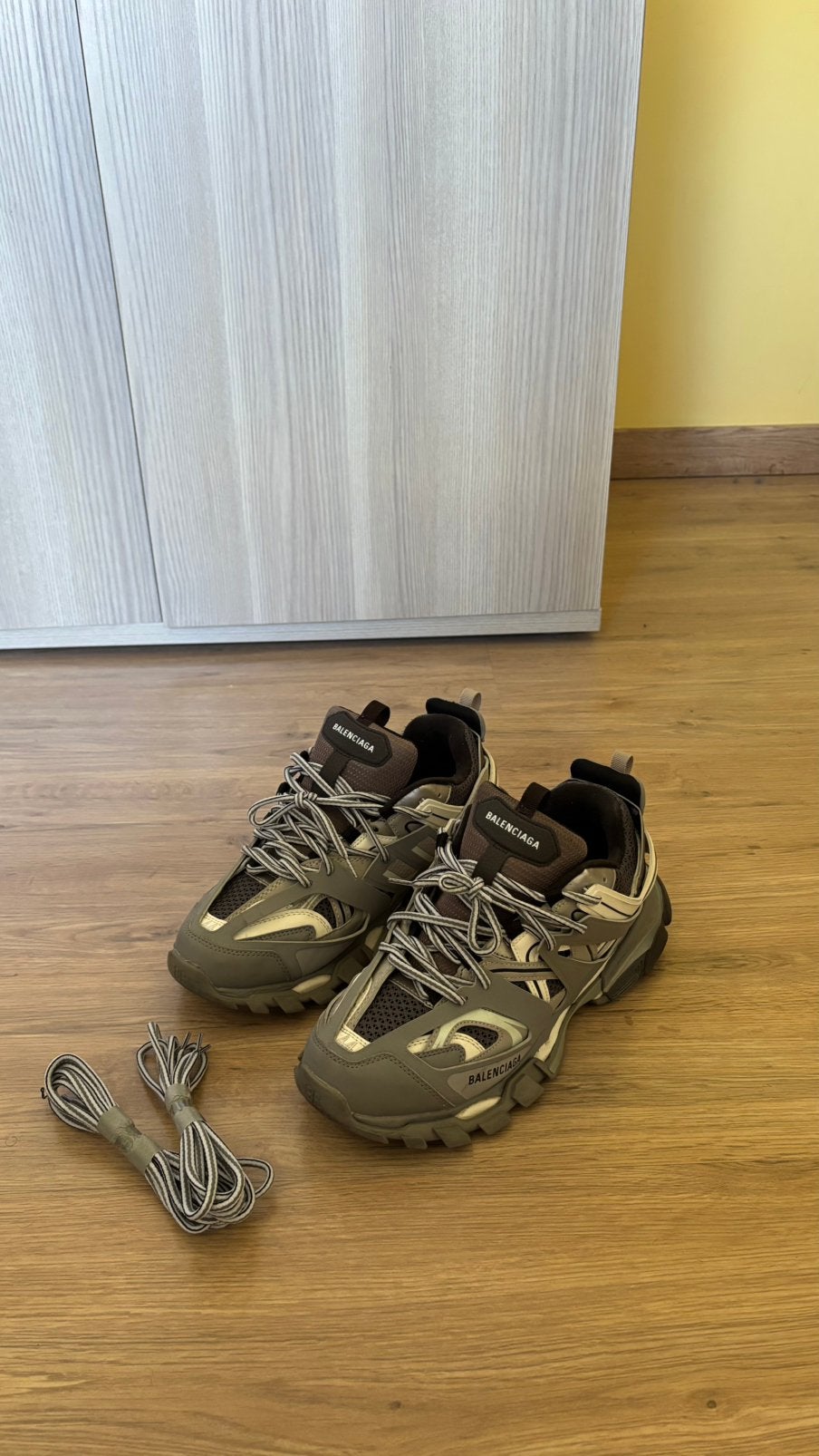Balenciaga tracks, Enlèvement ou Envoi, Comme neuf, Blanc, Baskets