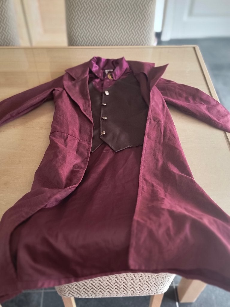 Verkleedkleren, Ophalen, Zo goed als nieuw, Jongen of Meisje