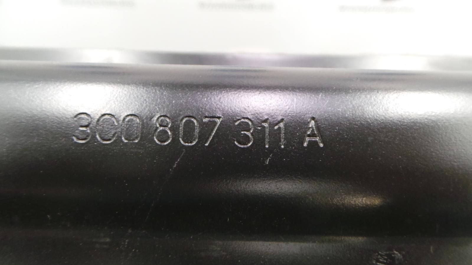 VOLKSWAGEN PASSAT BUMPERBALK ACHTER 2009, Auto-onderdelen, Ophalen of Verzenden, Gebruikt, ARN erkend
