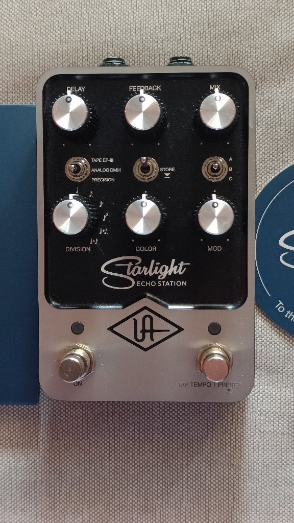 Universal Audio UAFX Starlight Echo Station, Musique & Instruments, Enlèvement ou Envoi, Comme neuf, Delay ou Écho