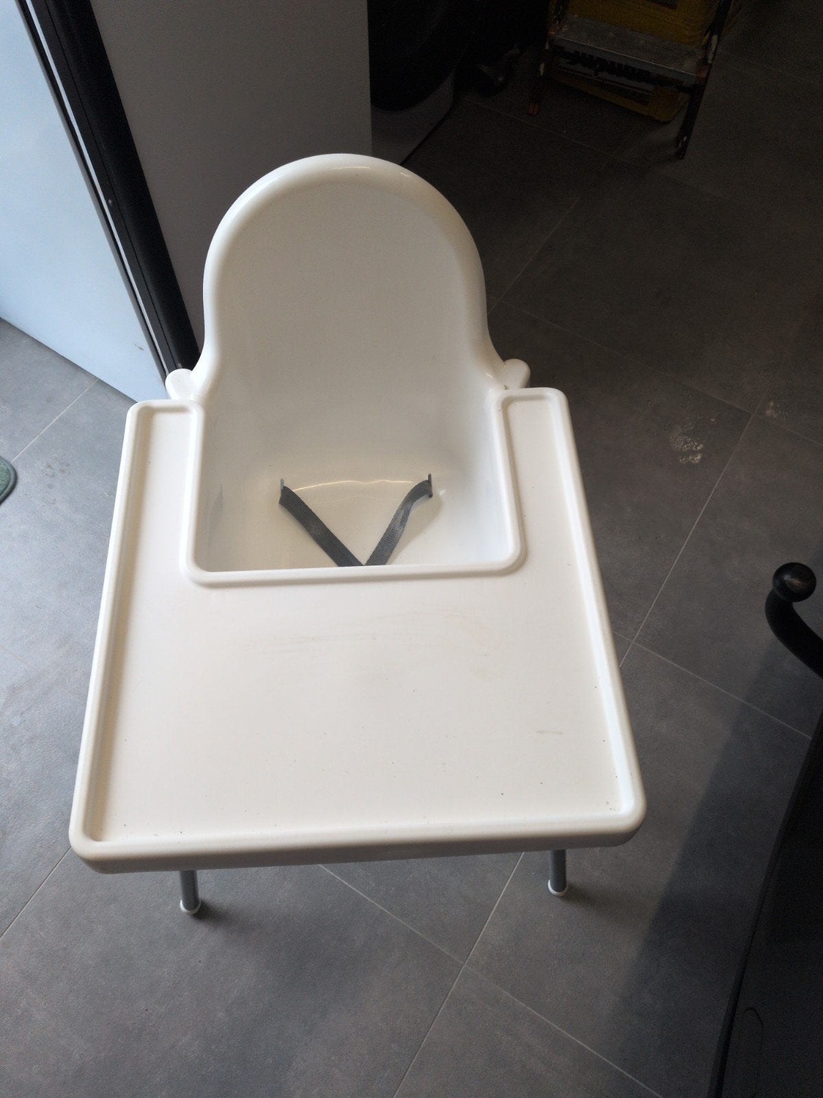 Chaise pour enfant en plastique blanc Ikea, Enlèvement