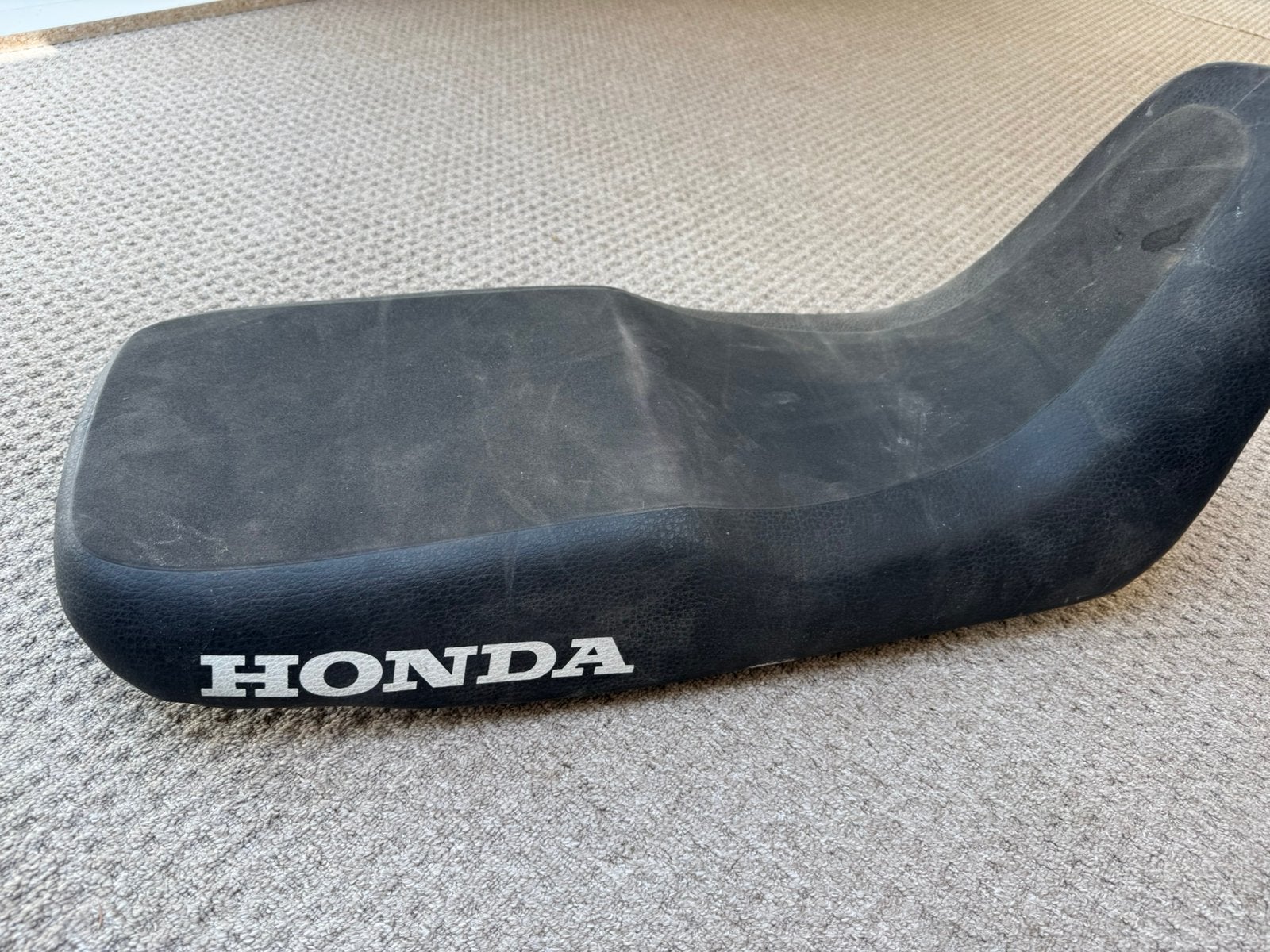Honda Africa Twin XRV 750  Nieuw ongebruikt verlaagd zadel, Ophalen, Nieuw