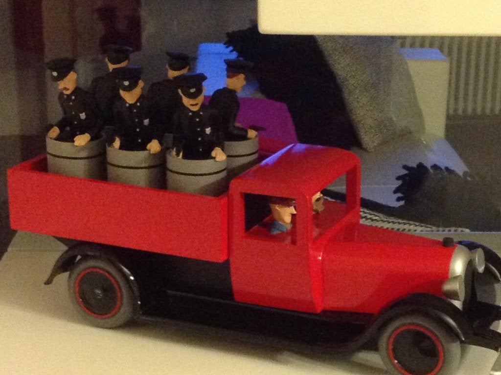 Tintin aroutcheff camion policiers, Ophalen of Verzenden, Kuifje, Zo goed als nieuw, Beeldje of Figuurtje