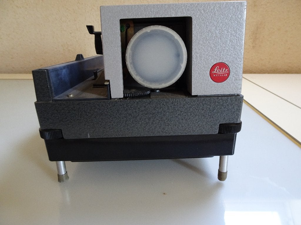 diaprojector Leitz Pradovit Color 250 autofocus, Audio, Tv en Foto, Ophalen, Gebruikt