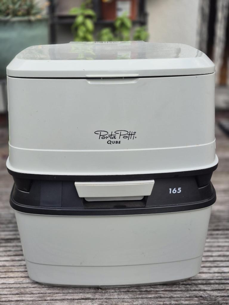 WC toilette chimique à chasse d'eau Porta Potti Qube 165, Ophalen, Zo goed als nieuw