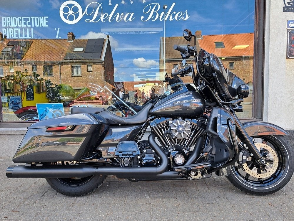 Harley Streetglide -2015- 36988 km, 1688 cc, 2 cilinders, Meer dan 35 kW, Toermotor