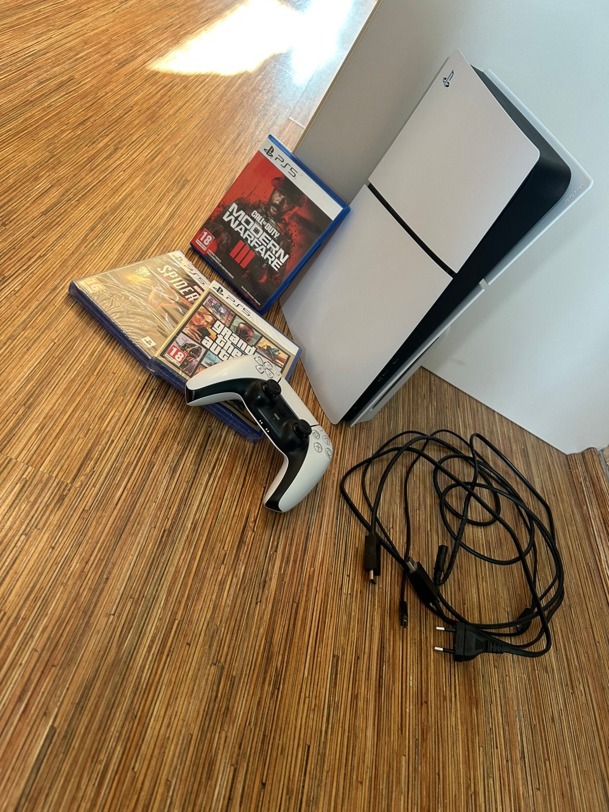 PS5 Slim Disc Edition 1TB + 3 games – Nieuwstaat!, Ophalen, Zo goed als nieuw