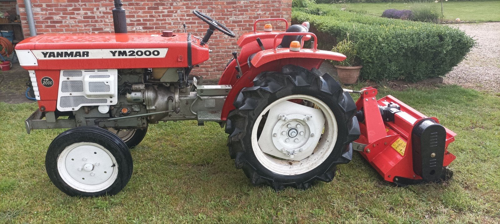 Mini-tracteur Yanmar 2000, 20 CV avec faucheuse à fléaux, Hobby & Loisirs créatifs, Voitures miniatures | 1:32, Enlèvement ou Envoi