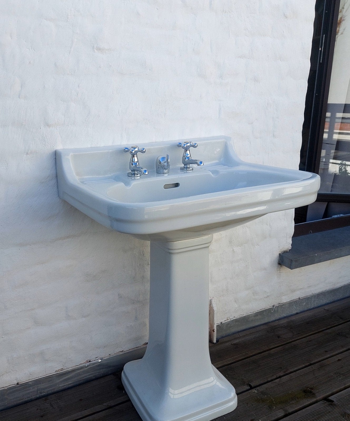 Retro lavabo met voet en isifix kraantjes, Enlèvement