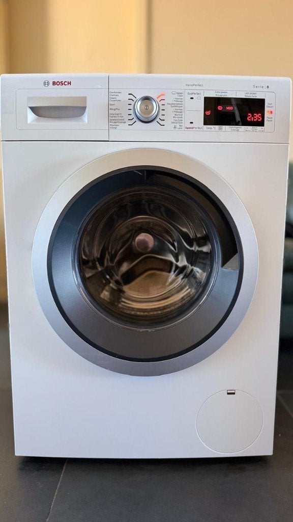 Bosch Series 8 Wasmachine 9 kg –Werkt Perfect!, Elektronische apparatuur, Ophalen, 1200 tot 1600 toeren, Gebruikt, 8 tot 10 kg