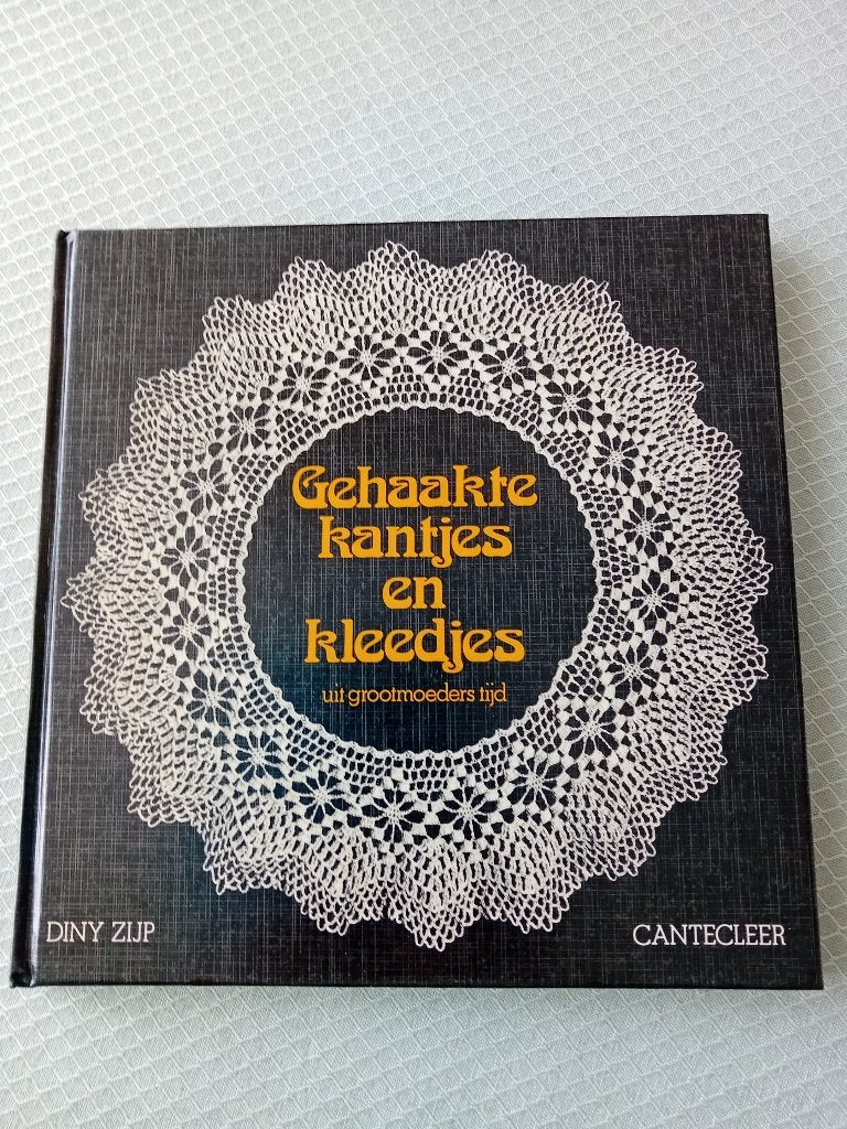 Gehaakte kantjes en kleedjes, Hobby en Vrije tijd, Breien en Haken, Ophalen of Verzenden, Zo goed als nieuw, Haken, Wol of Garen