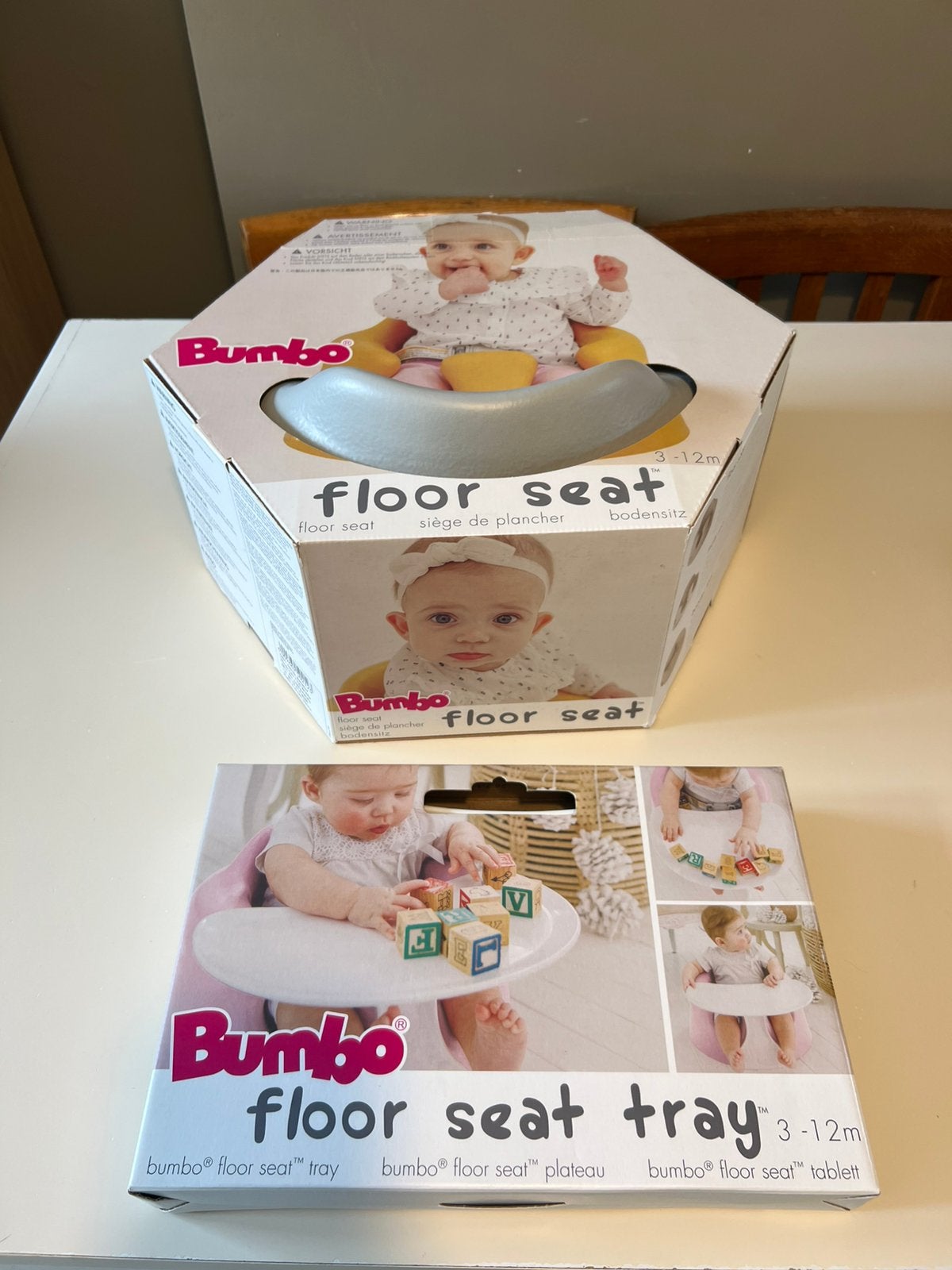 Bumbo Floor Seat + Tray, Livres, Grossesse & Éducation, Enlèvement, Comme neuf