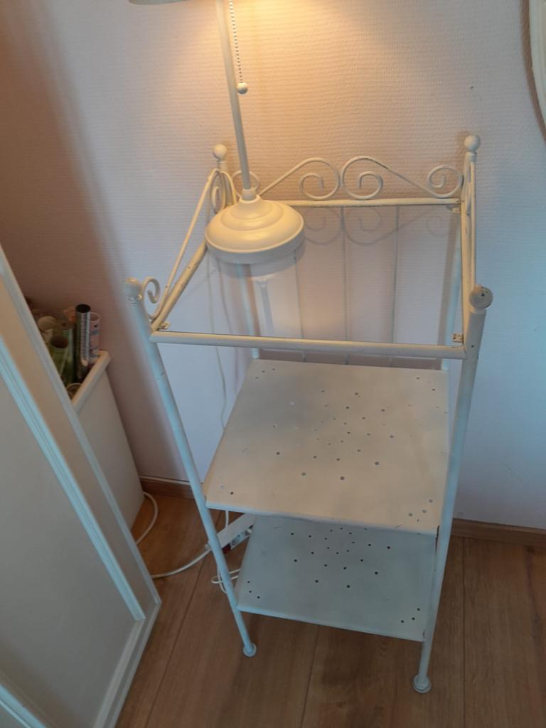 Étagère en métal blanc style romantique, Enlèvement, Comme neuf
