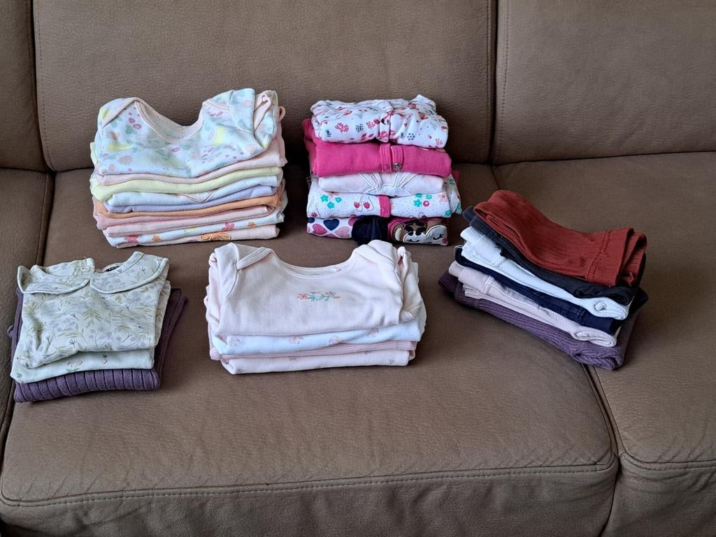Baby meisjes kleding 6-9maanden, Kinderen en Baby's, Babykleding | Baby-kledingpakketten, Ophalen of Verzenden